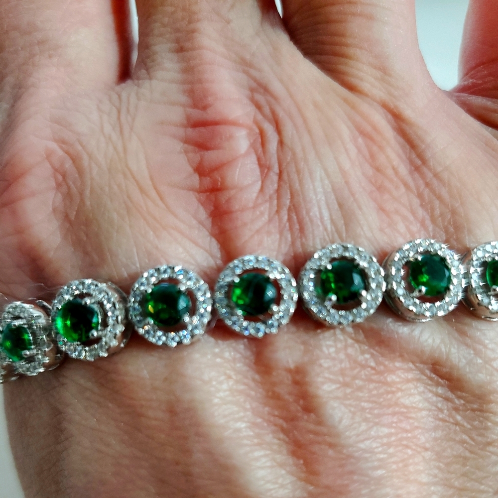 11 ct lab created Emerald bracelet